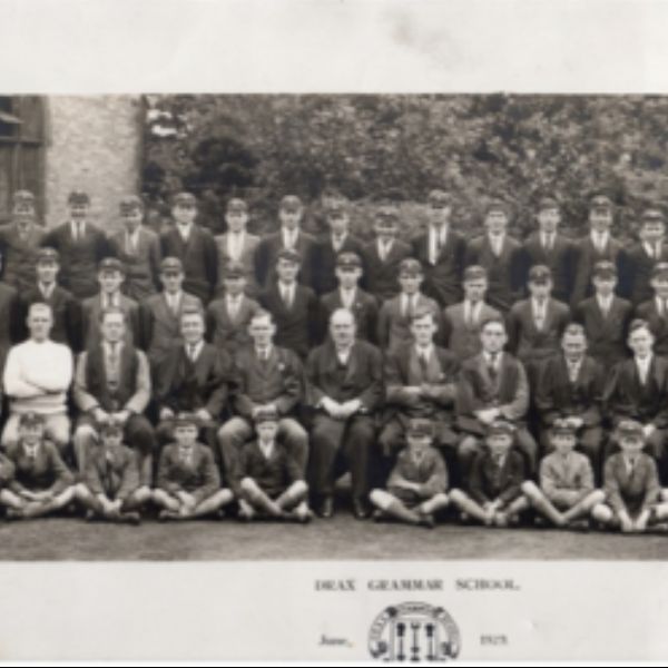 Whole School Pic 1929